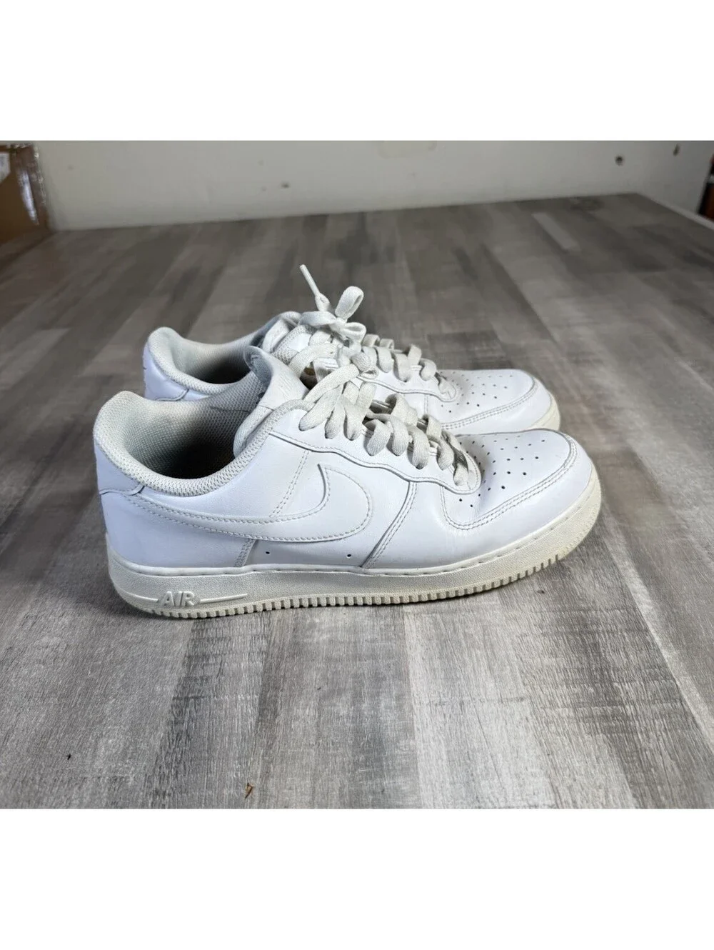 Nike Air Force 1 07 Triple White Sneakers Men's Size 8.5 Leather CW2288-111
